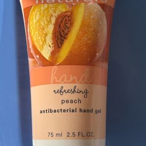 Avon Naturals Hands. Refreshing Peach Antibacterial Hand Gel